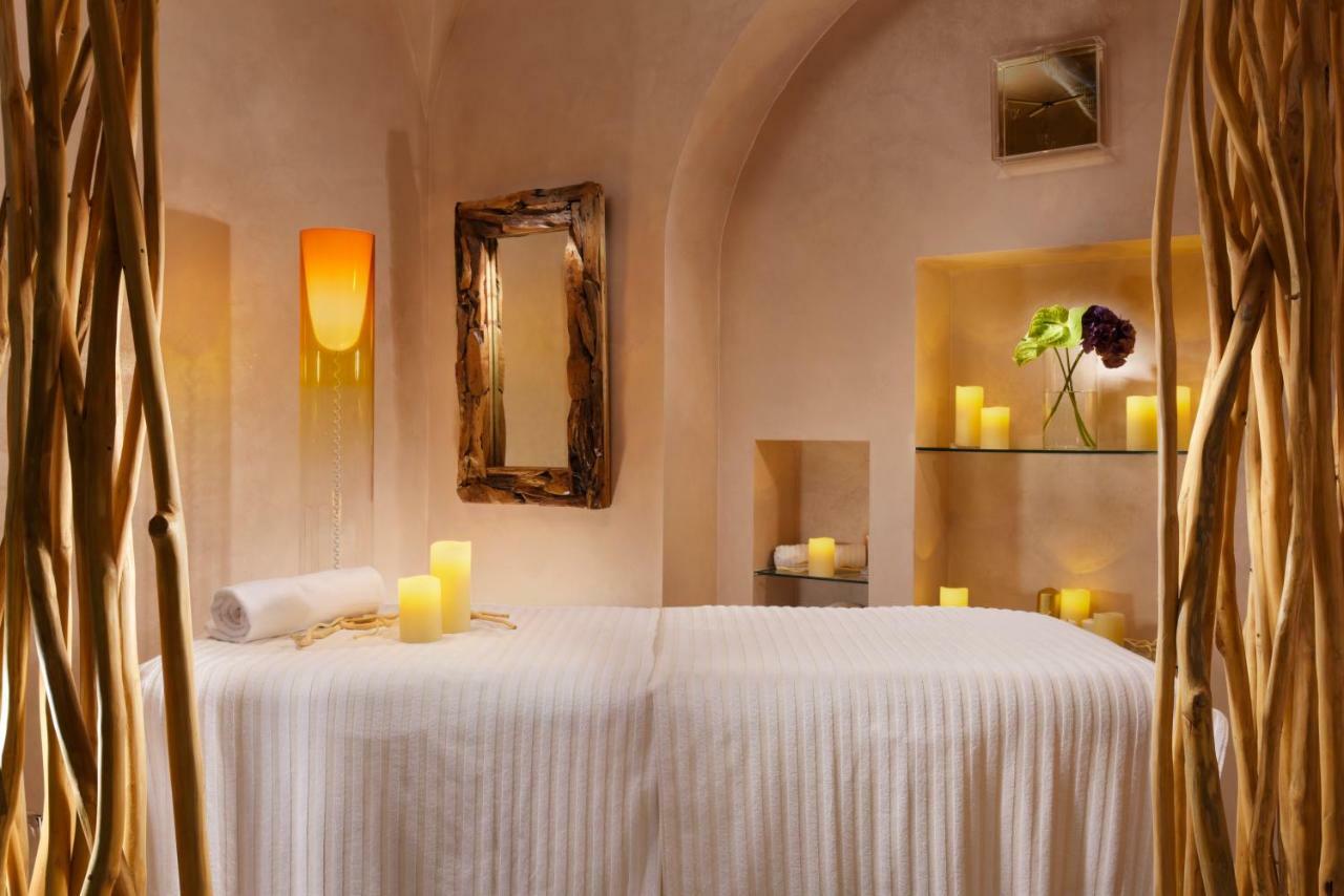 Leon's Place In Hotel Roma