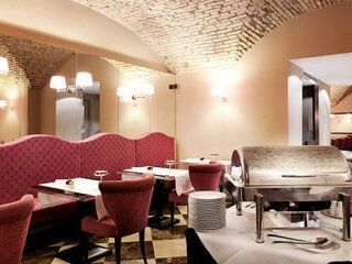 Leon's Place In Hotel Roma