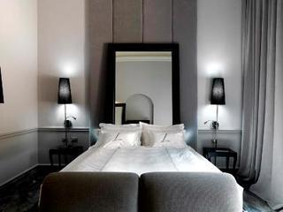 Leon's Place In Hotel